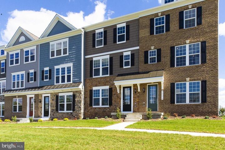 Property Photo: 6051 Camerons Ferry Drive VA 20169