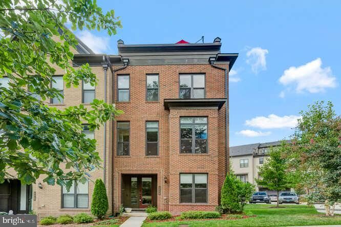 12258 Sessile Cmns  Fairfax VA 22030 photo