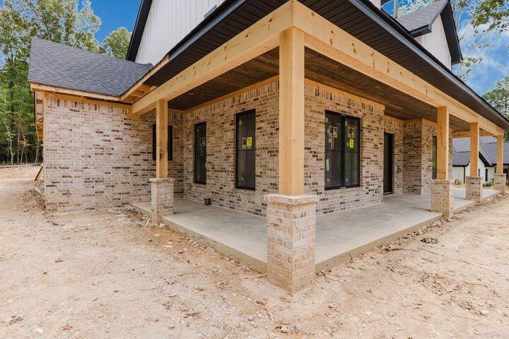Property Photo: 7048 Hannah Ln AR 72019