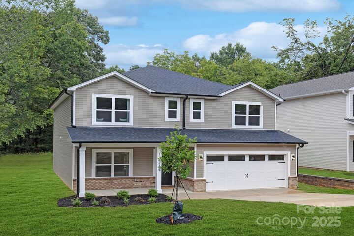 Property Photo: 9717 Forest Drive NC 28216