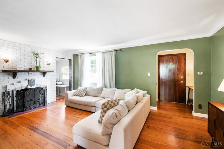 Property Photo: 2518 Ridgecliff Avenue OH 45212