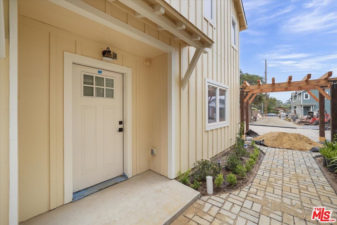Property Photo: 1317 Punta Gorda CA 93103