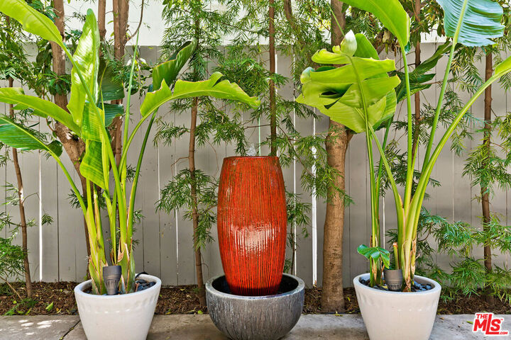 Property Photo:  1035 N Sierra Bonita Ave  CA 90046 