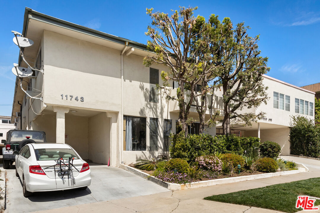 Property Photo: 11743 Mayfield Ave CA 90049