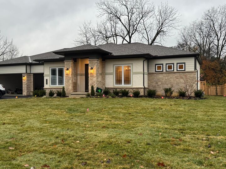 Property Photo: 3163 S Dorchester Road OH 43221