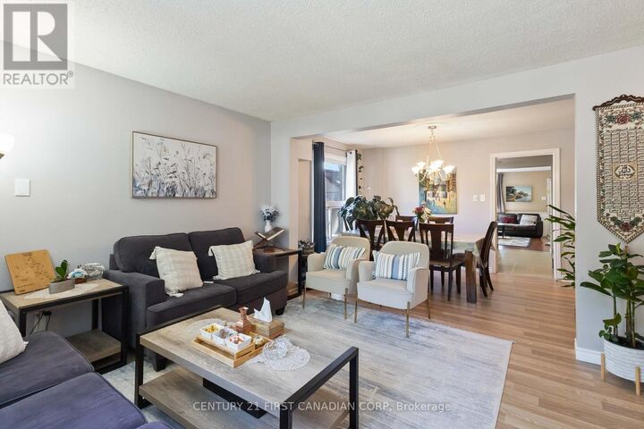 Property Photo: 37 Elvira Crescent ON N6E 2N1