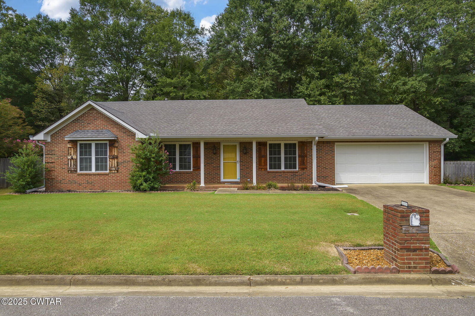 Property Photo: 212 W 15th Street TN 38382