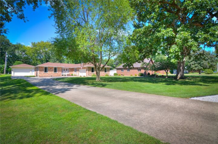 Property Photo: 5223 N Macarthur Road IL 62535