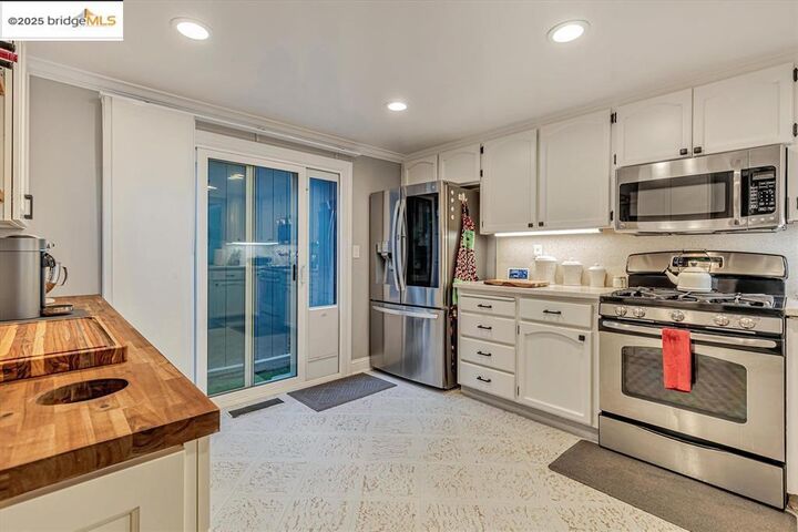 Property Photo: 2025 Sand Point Rd CA 94505
