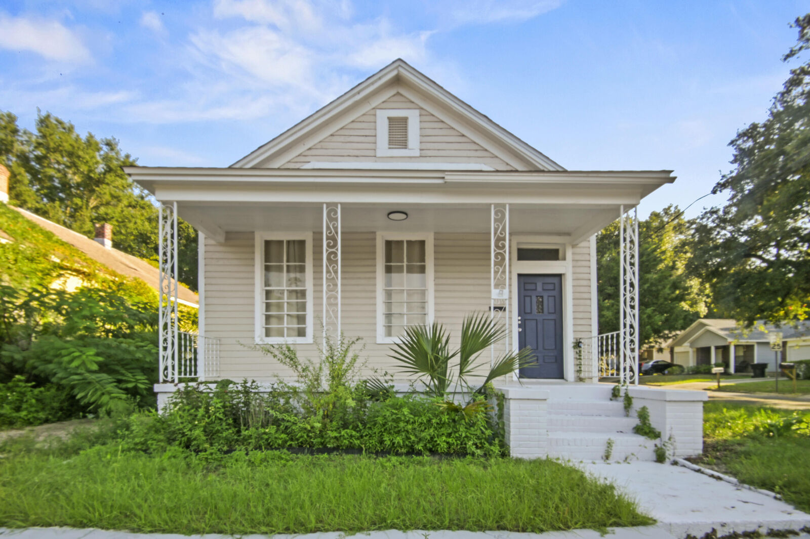 Property Photo:  1319 W Jackson Street  FL 32501 