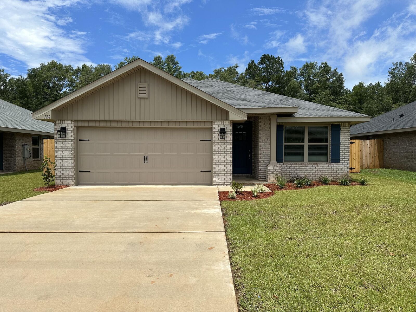 Property Photo: 186 Ridgeway Circle FL 32536