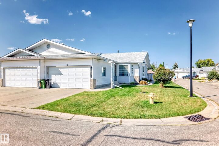 15571 59A Street NW  Edmonton AB T5Y 2N9 photo