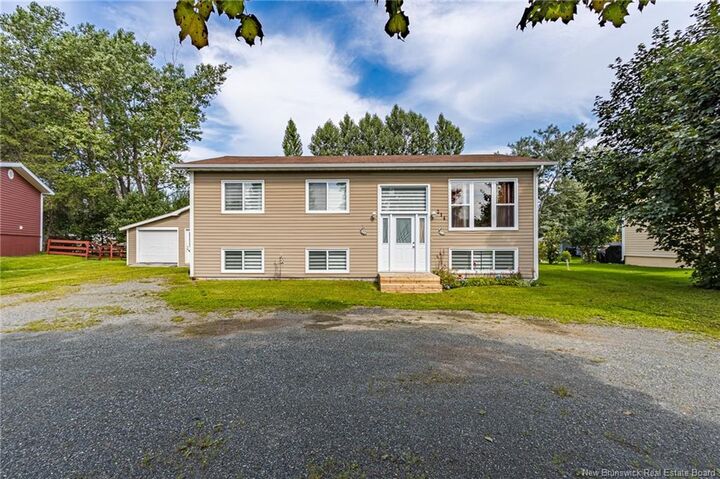 214 Maurice Crescent  Beresford NB E8K 1L4 photo