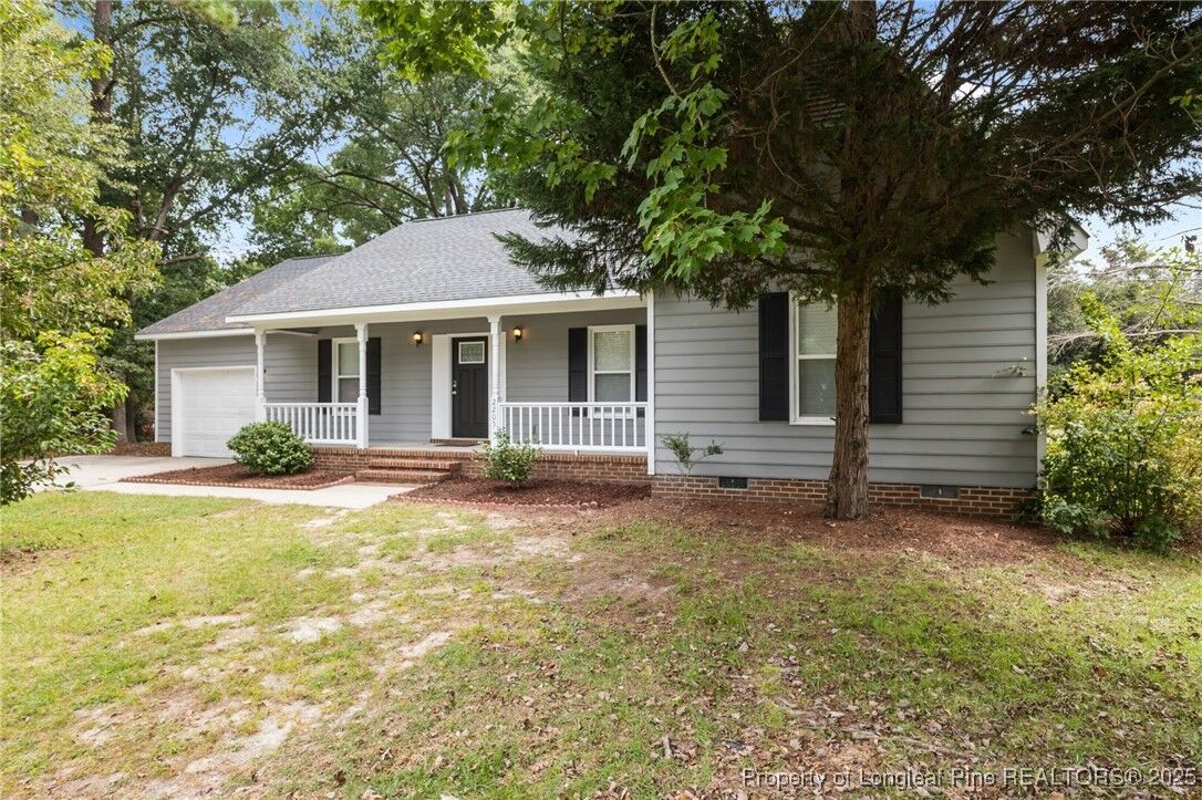 Property Photo:  2205 Baywater Drive  NC 28304 