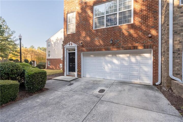 Property Photo: 4674 Creekside Villas Way SE GA 30082