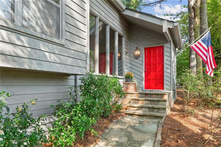 Property Photo: 20 Ashton Woods Drive GA 30068