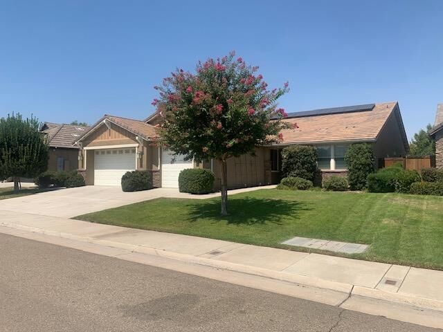 Property Photo:  3233 Robinwood Avenue  CA 93619 