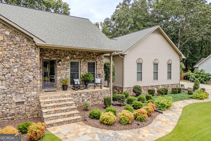 Property Photo:  8 Tall Pines Terrace NW  GA 30165 