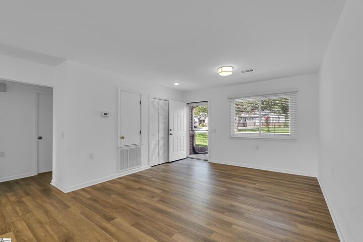 Property Photo:  403 Lakeside Circle  SC 29615 