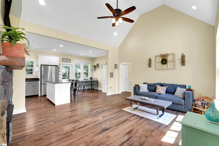 Property Photo: 116 Ridgeland Drive SC 29682