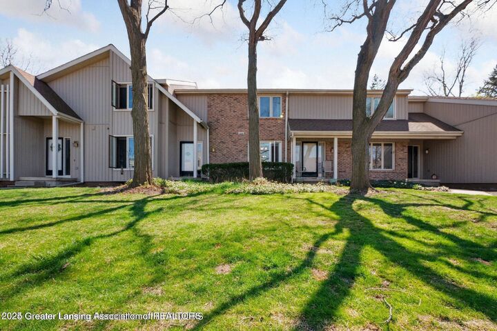 1283 N Chartwell Carriage Way  East Lansing MI 48823 photo