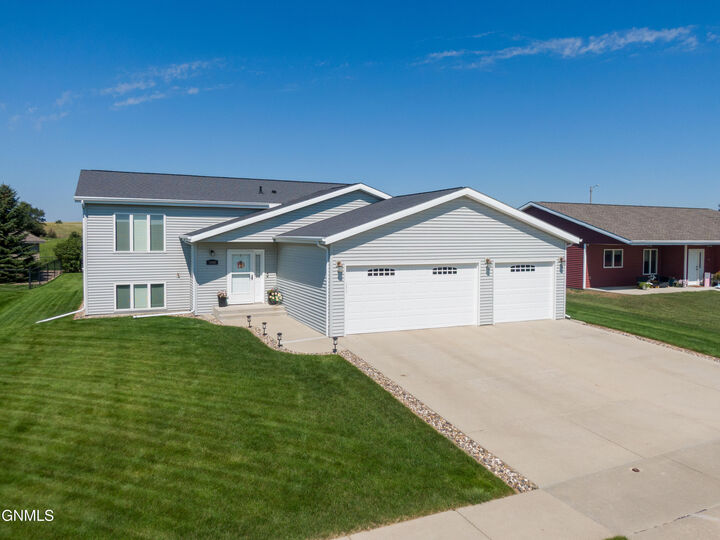3906 Roosevelt Drive  Bismarck ND 58503 photo
