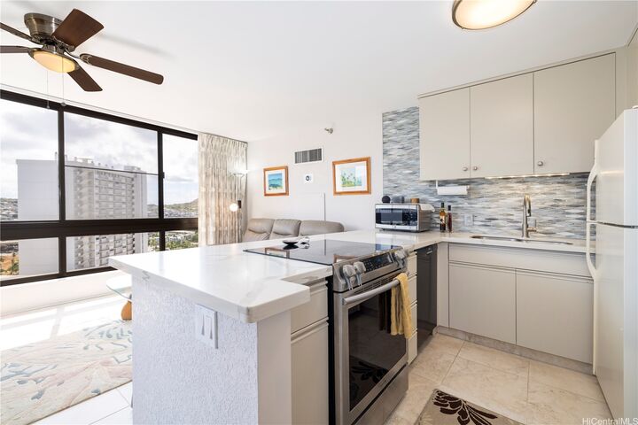 300 Wai Nani Way I2001  Honolulu HI 96815 photo