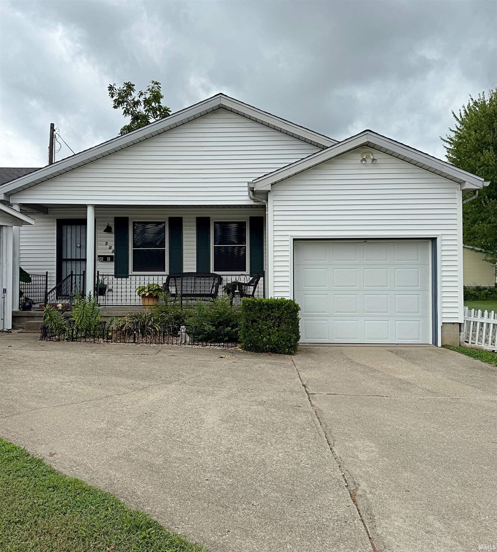 Property Photo:  308 S 6th Street  IN 47567 