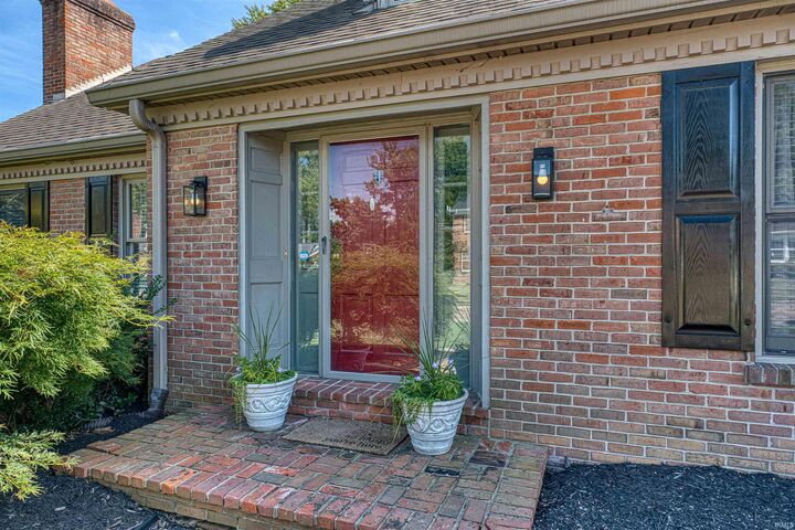 Property Photo: 7209 E Chestnut Street IN 47715