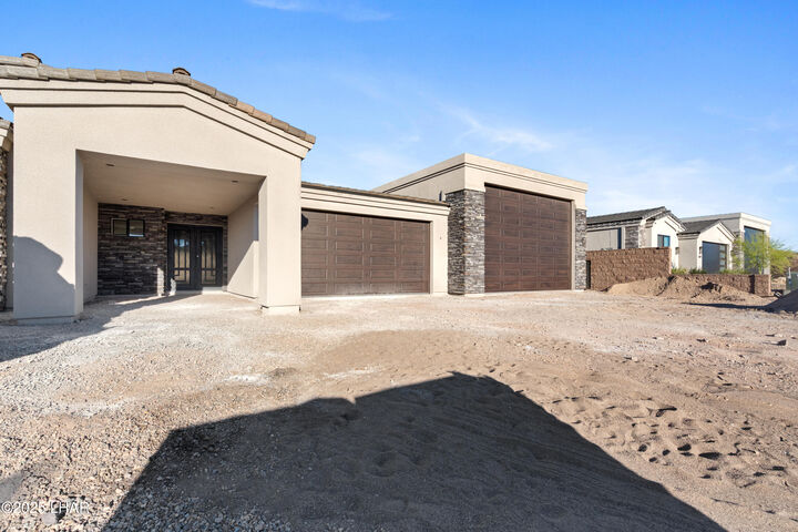 Property Photo: 6323 Avienda De Las Colinas AZ 86406