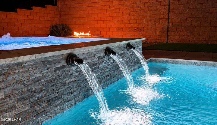 Property Photo:  6323 Avienda De Las Colinas  AZ 86406 