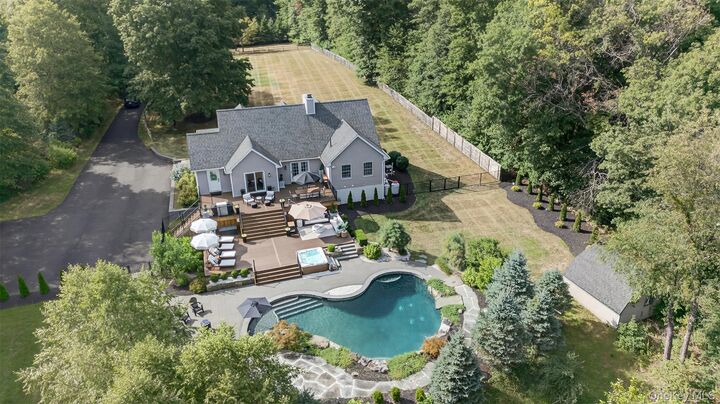 Property Photo:  558 Beattie Road  NY 12575 