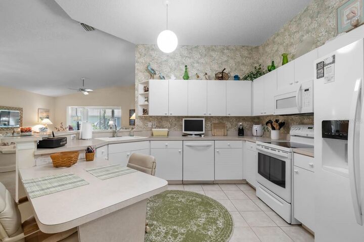 Property Photo:  2429 New Haven Circle 64  FL 33573 