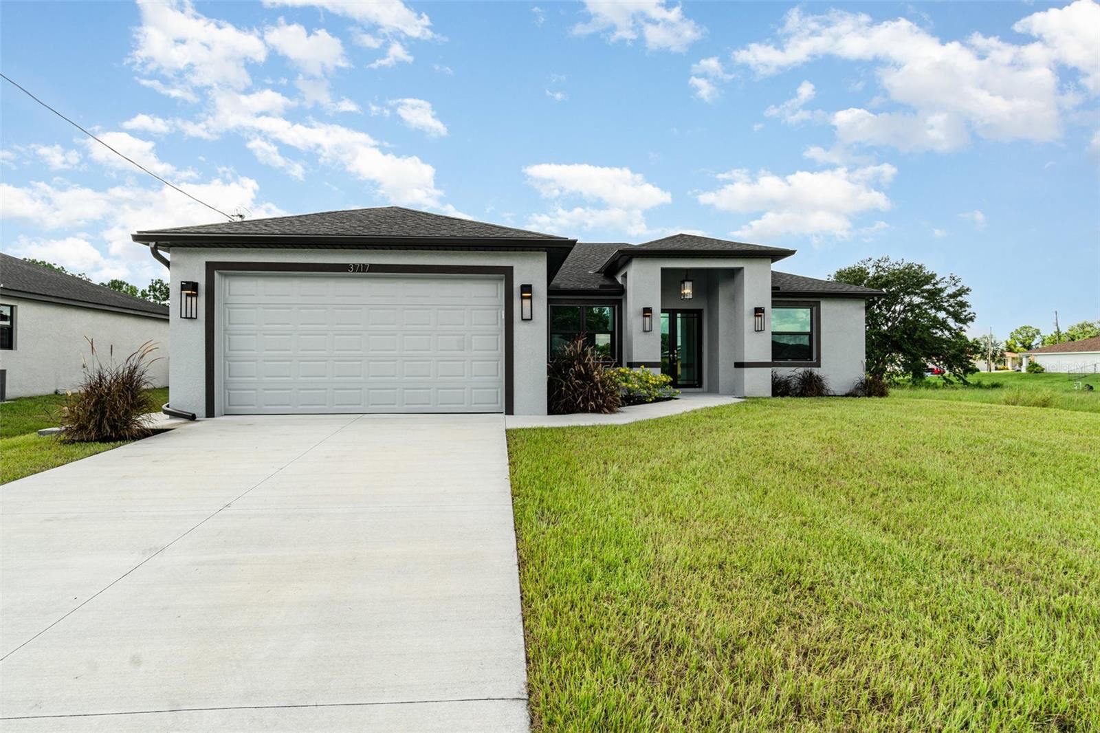 Property Photo: 3113 14th Street SW FL 33976