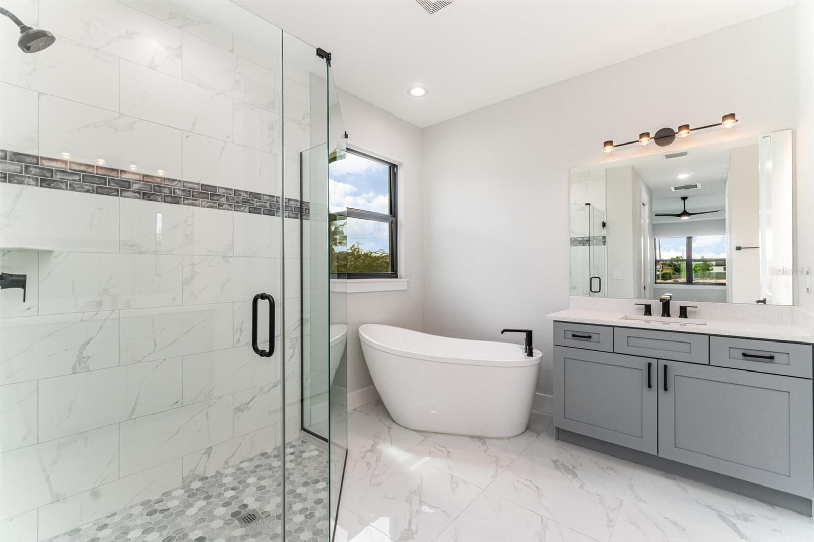 Property Photo:  3113 14th Street SW  FL 33976 