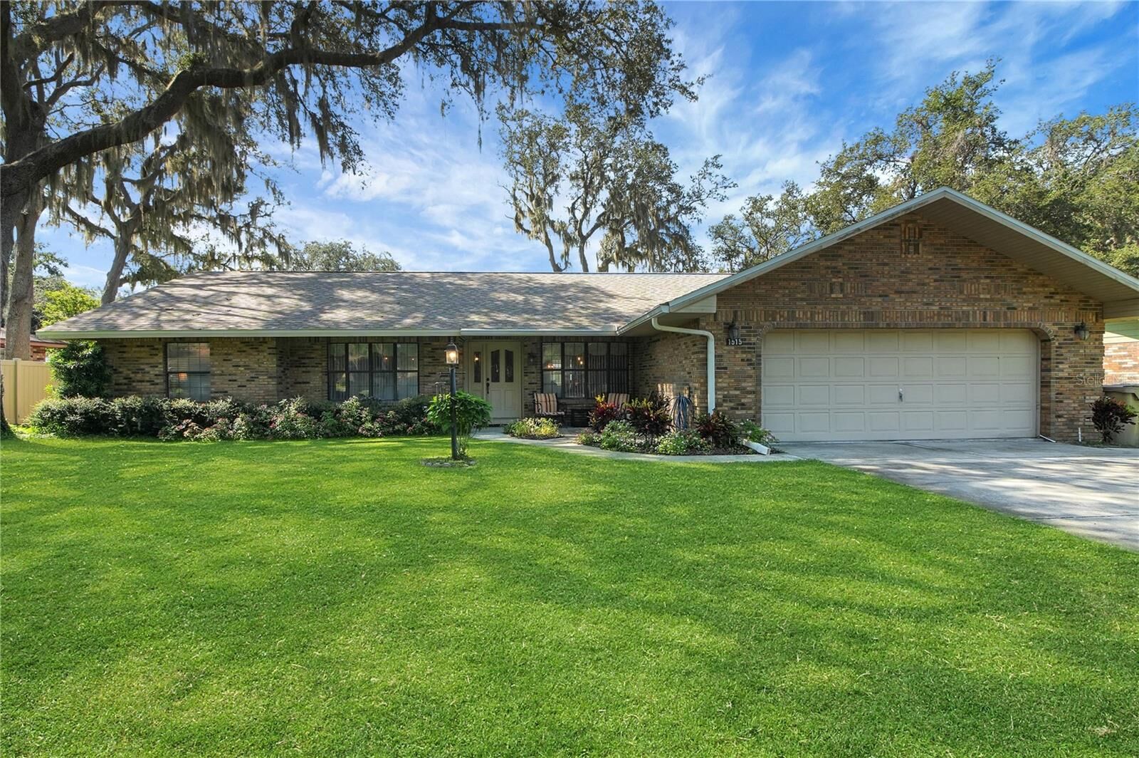 Property Photo:  1515 Spanish Avenue  FL 34748 