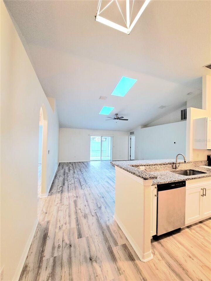 Property Photo: 10 Lincoln Place FL 32137
