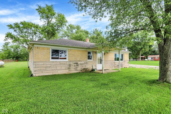 Property Photo: 7326 N 500 W IN 46126
