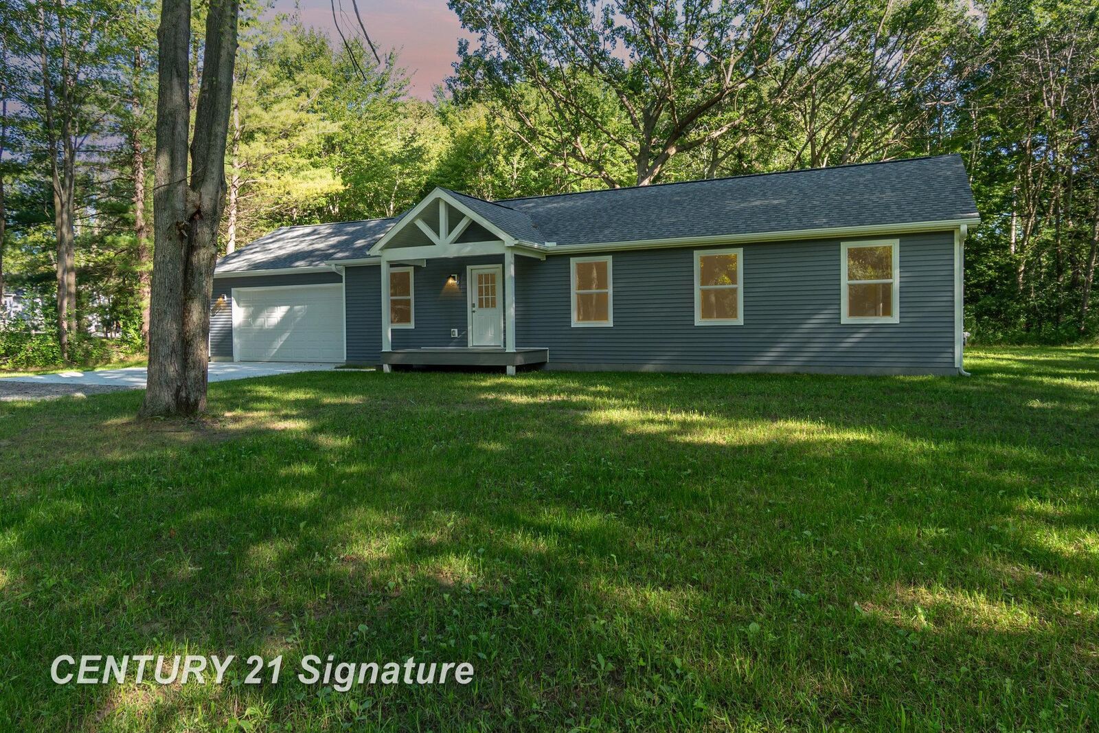 Property Photo: 817 Sandow Road MI 48640