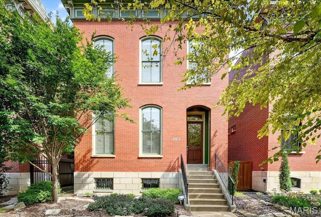 Property Photo: 1216 Dolman Street MO 63104