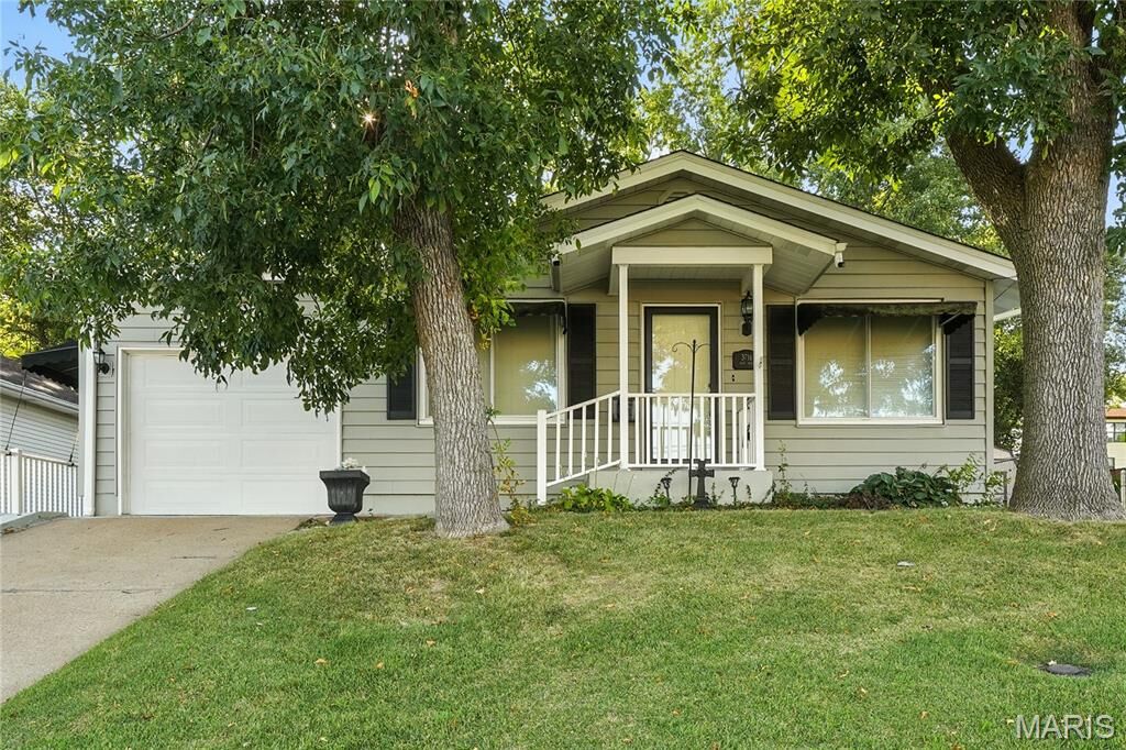 Property Photo: 3716 Adie Road MO 63074