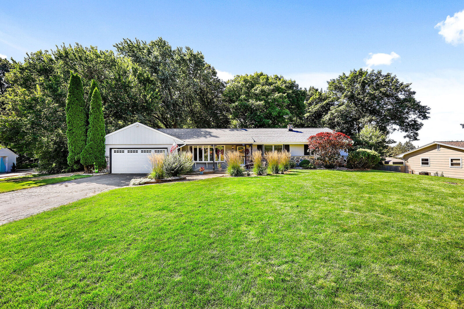 Property Photo:  W253 Hillendale Dr  WI 53066 