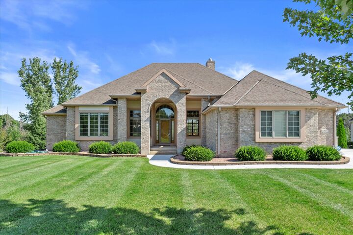 Property Photo: N37w22910 Wyndemere Dr WI 53072