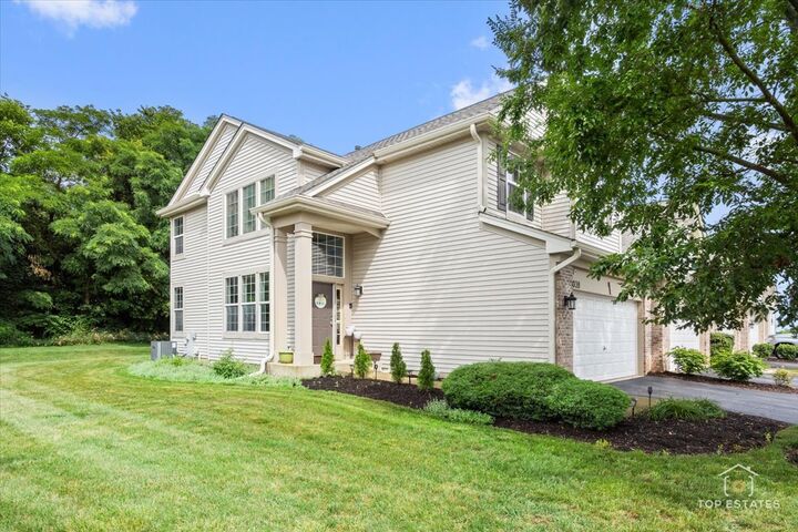 Property Photo:  2039 Muirfield Drive  IL 60560 