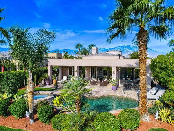 Property Photo: 10 Via Haciendas CA 92270