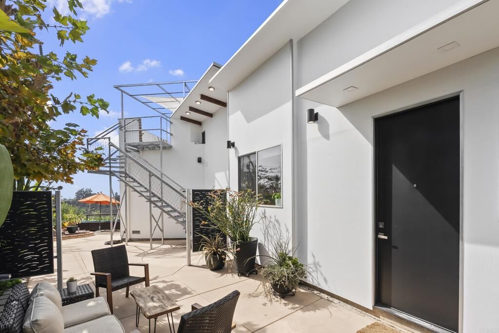 Property Photo:  1645 Noma Lane  CA 92024 
