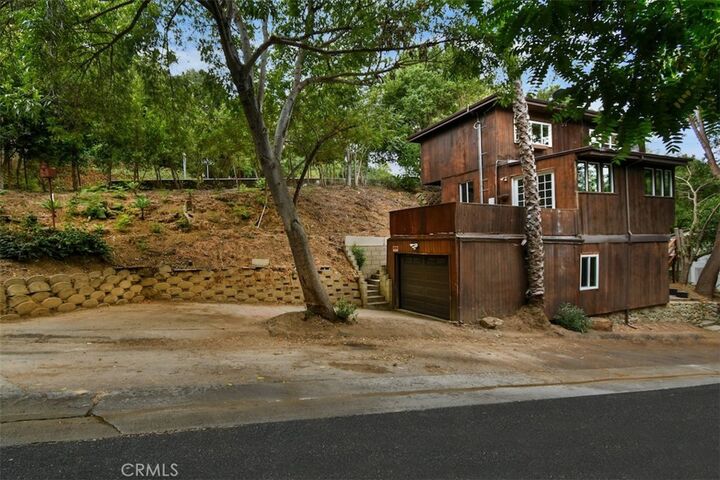 Property Photo:  3833 Ridgemoor Drive  CA 91604 