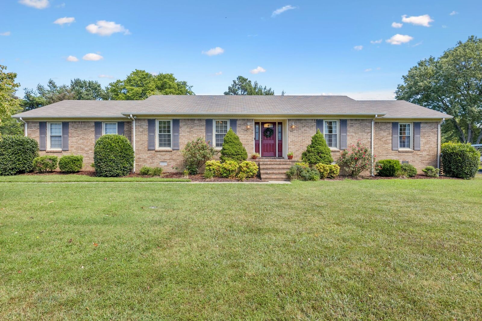 Property Photo:  104 Northwood Ave  TN 37160 
