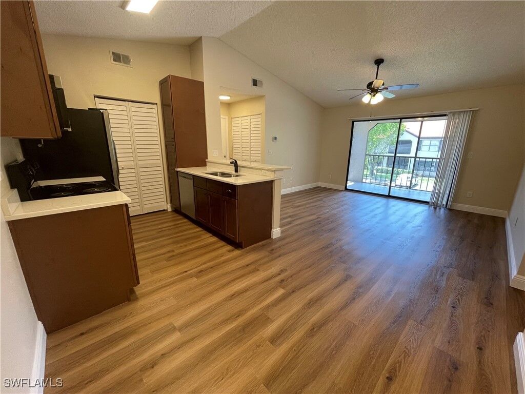 Property Photo:  2202 Arbour Walk Circle 2125  FL 34109 