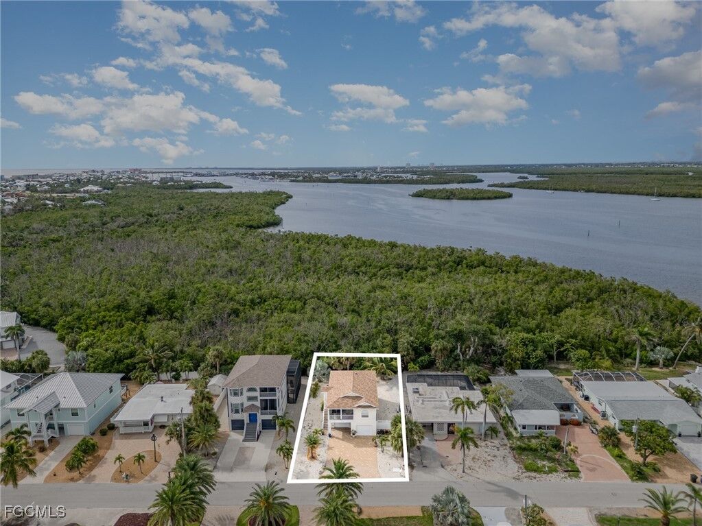 Property Photo: 401 Donora Boulevard FL 33931